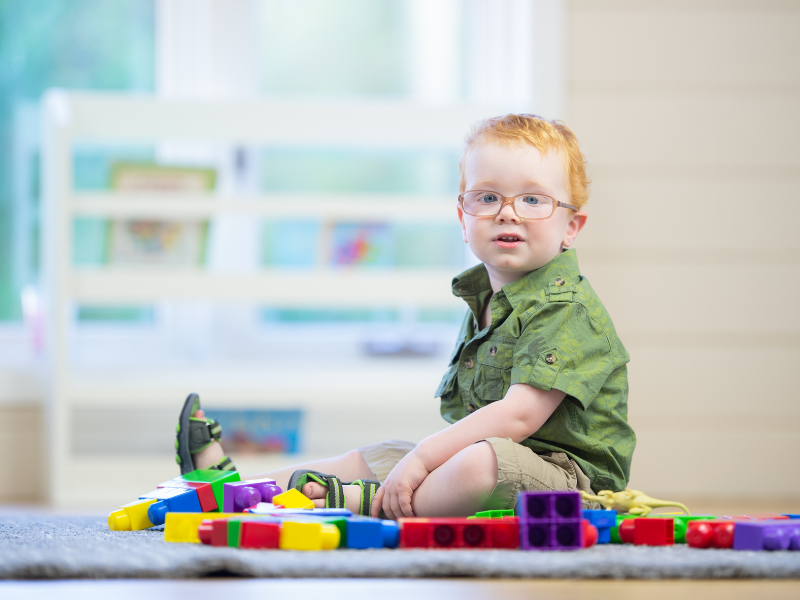 2-yas-otizm-belirtileri